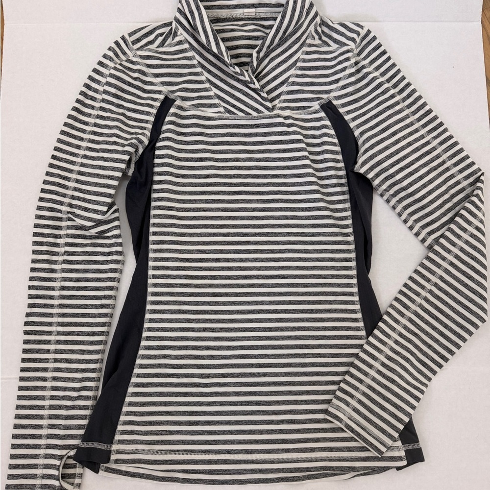 lululemon athletica Run Trail Tech Gray and Black Striped Pullover